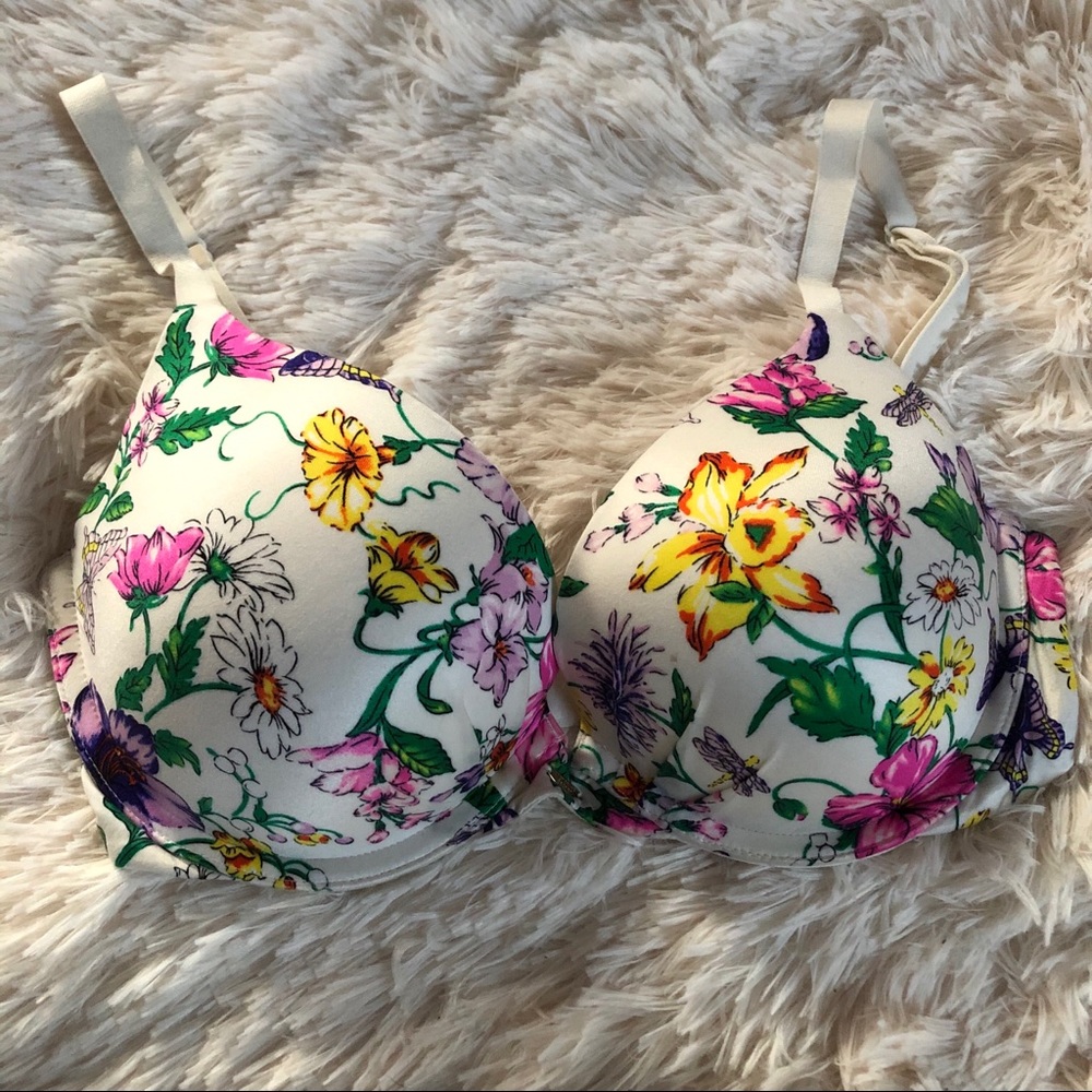 Victoria’s Secret plunge push-up bra